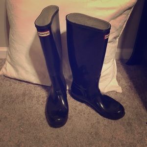 Tall Hunter Rain Boots - Black Patent